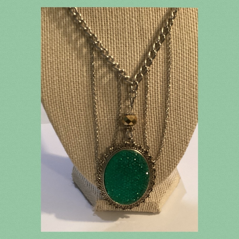 Green crystal, beautiful silver chain necklace.